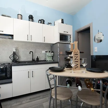 Kk75corner Cenere شقة سالونيك